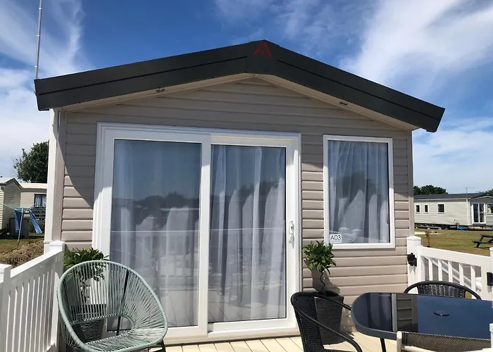 Summer Breeze @ Seven Bays, Padstow